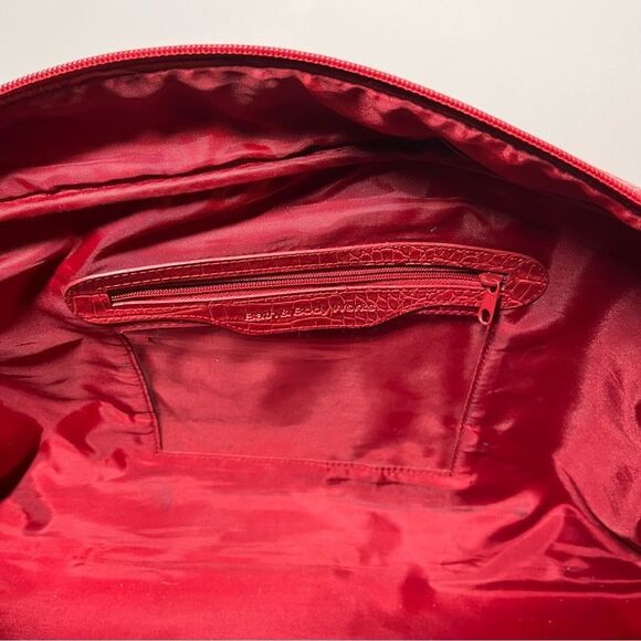 Bath & body Works Croc  XL Duffle Bag - Picture 13 of 15